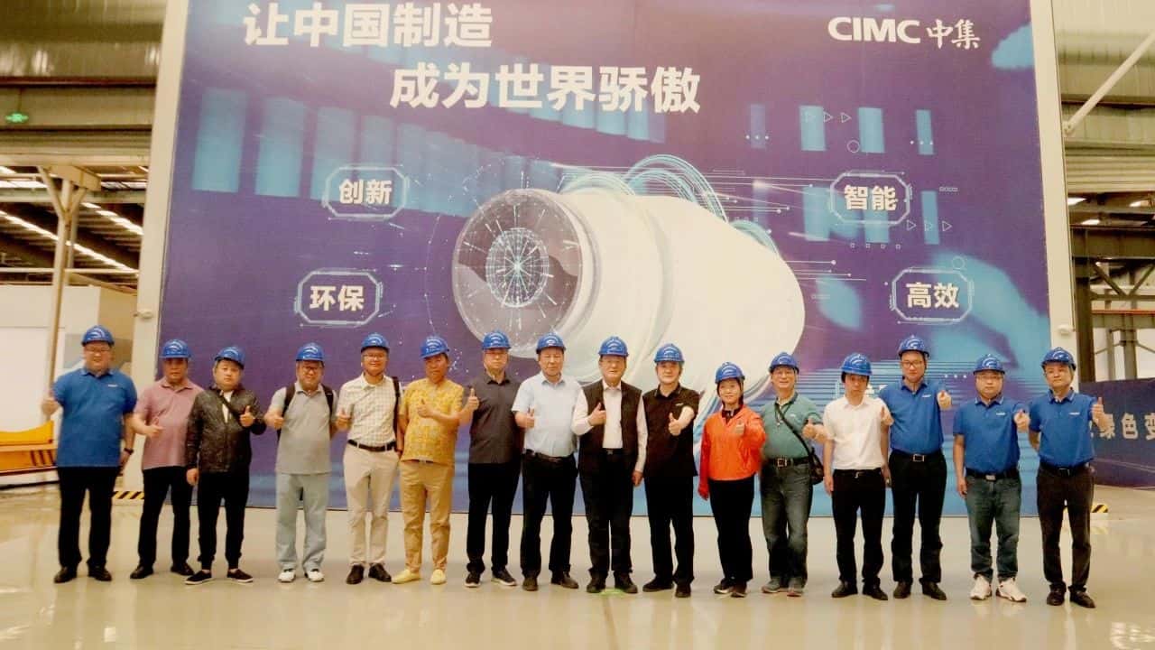 北京市住房和城鄉(xiāng)建設(shè)委員會(huì)、北京節(jié)能和資源綜合利用協(xié)會(huì)領(lǐng)導(dǎo)蒞臨中集車輛攪拌車業(yè)務(wù)集團(tuán)考察 共話新能源