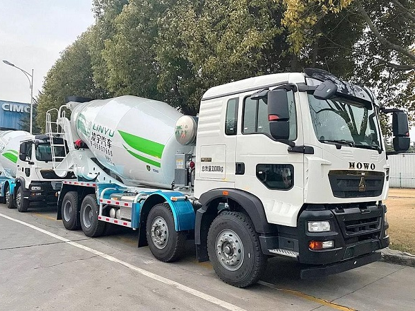 新年奮戰(zhàn)開門紅！凌宇攪拌車“火力全開”奔向天府之國