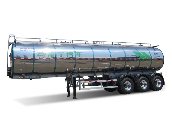 普通液體運(yùn)輸車的主要用途和運(yùn)營(yíng)注意事項(xiàng)