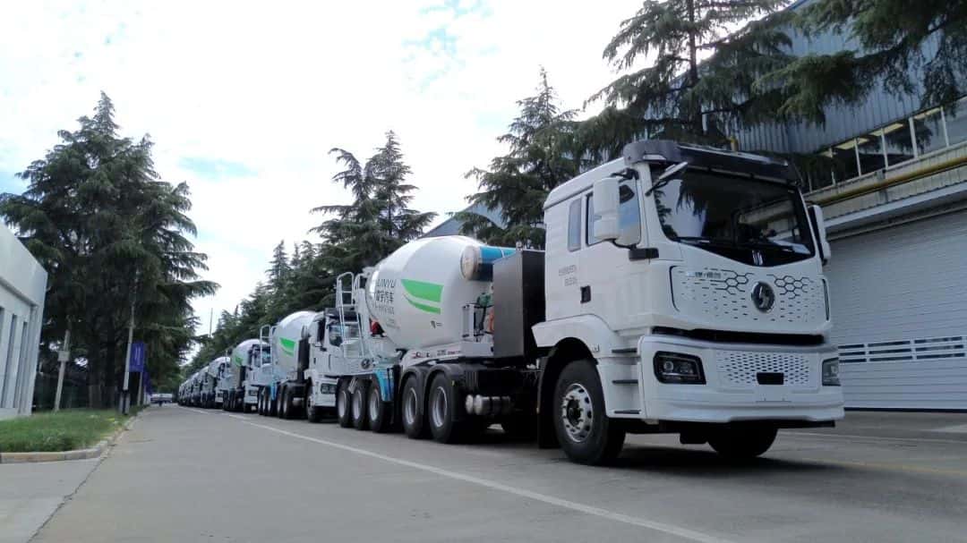 “多拉快跑”利器！中集車輛20臺EV·DTB半掛攪拌車挺進(jìn)大灣區(qū)