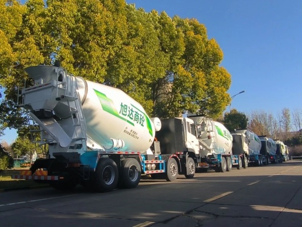 綠動(dòng)荊楚，駕馭未來——中集凌宇新能源攪拌車批量交付湖北，開啟綠色建設(shè)新篇章