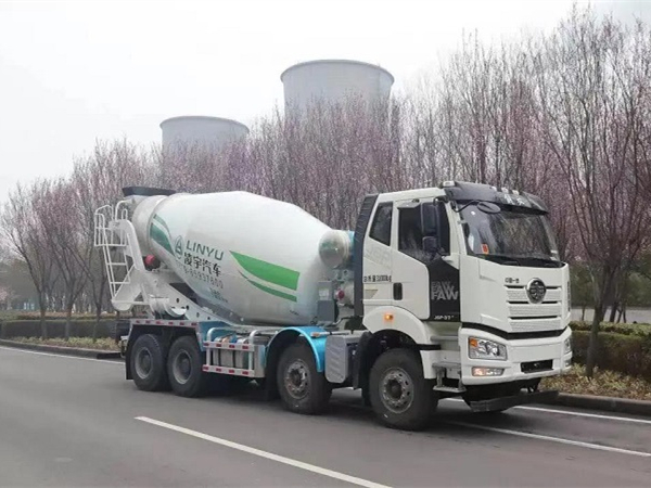 【重卡新聞】8月份重卡市場銷量僅5.6萬輛大降57%，“金九”會變“銅九”嗎？