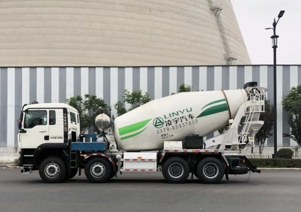 重汽&凌宇電驅(qū)橋攪拌車，會省錢的才是卡友選擇的！